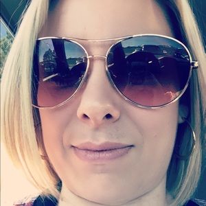 Meet your Posher, Teresa